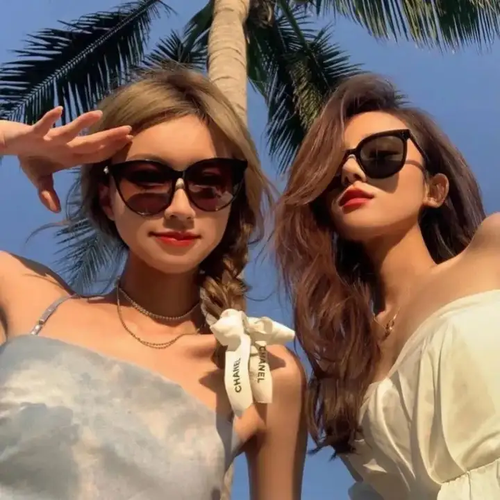 幸福就是吃饭睡觉等待